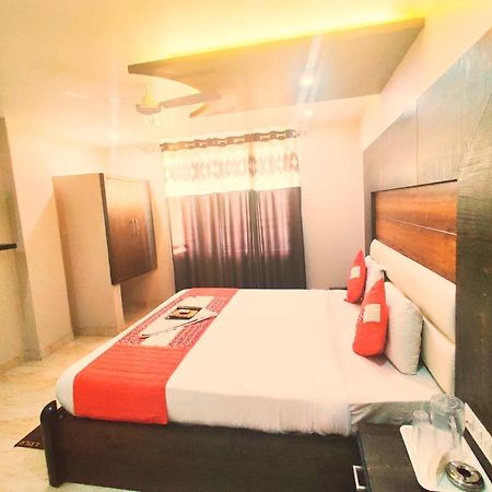 Hotel Amour By Rpi New Delhi Bagian luar foto