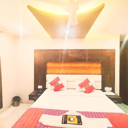 Hotel Amour By Rpi New Delhi Bagian luar foto