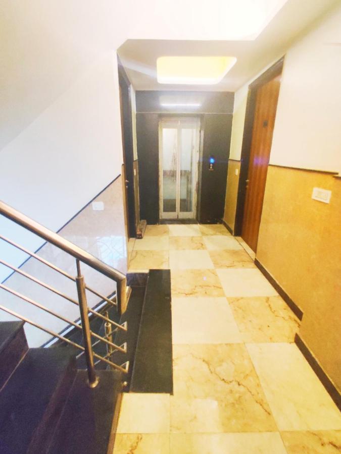 Hotel Amour By Rpi New Delhi Bagian luar foto