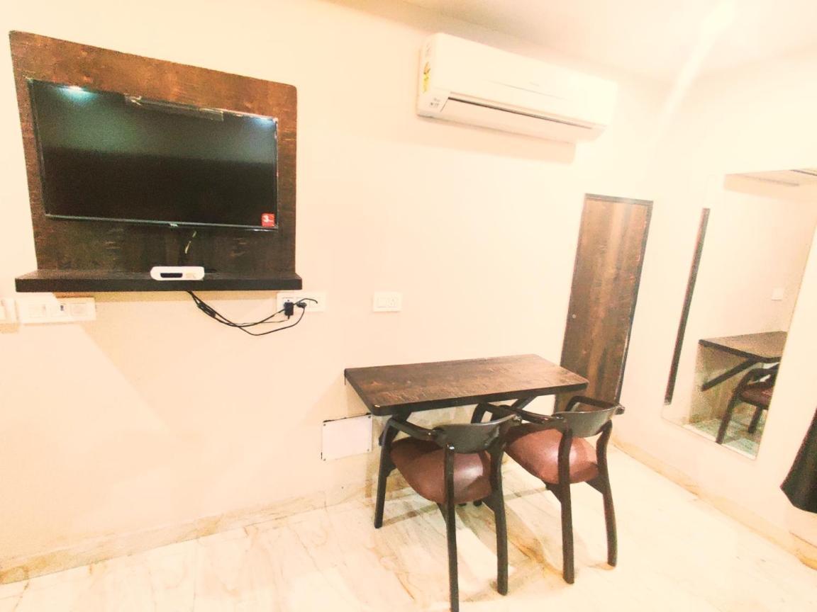 Hotel Amour By Rpi New Delhi Bagian luar foto