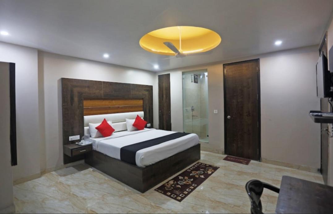 Hotel Amour By Rpi New Delhi Bagian luar foto