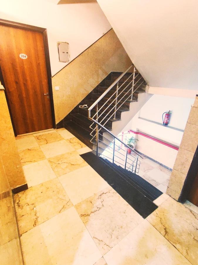 Hotel Amour By Rpi New Delhi Bagian luar foto