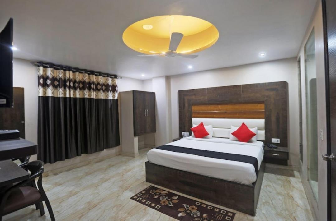 Hotel Amour By Rpi New Delhi Bagian luar foto