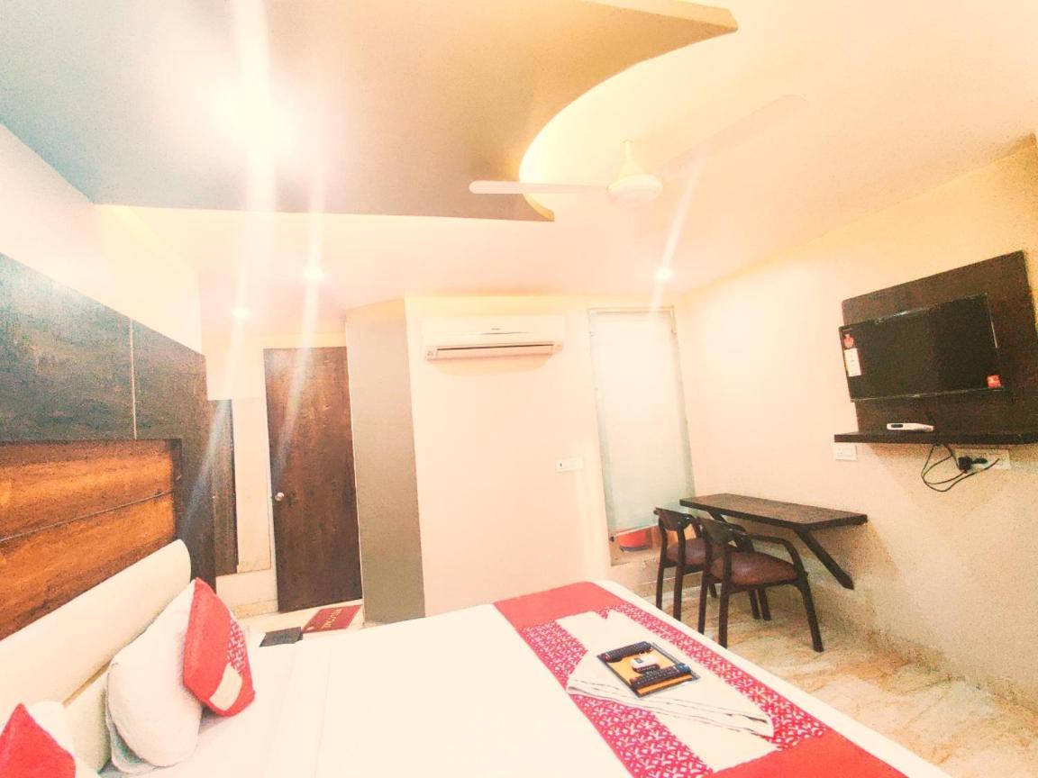 Hotel Amour By Rpi New Delhi Bagian luar foto